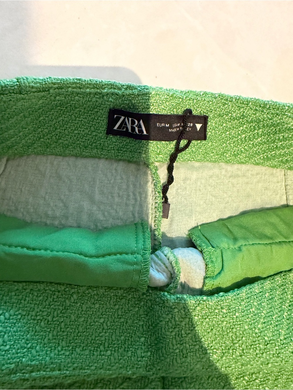 Zara High Waist Green Women's Shorts Textured NWT - Picture 3 of 3